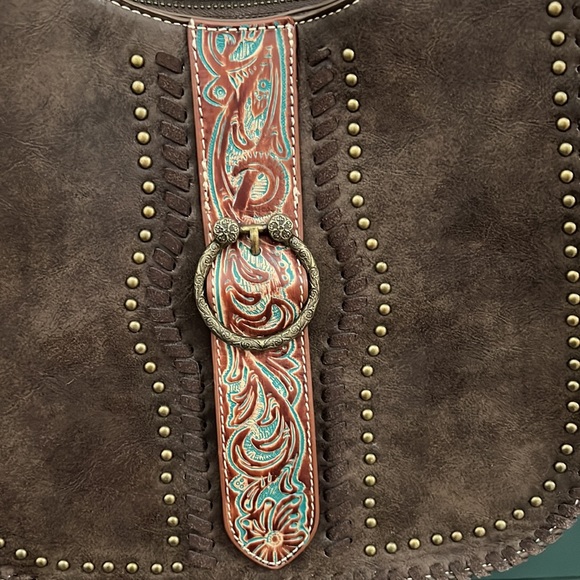 Trinity Tooled CC collection Purse - Picture 3 of 17